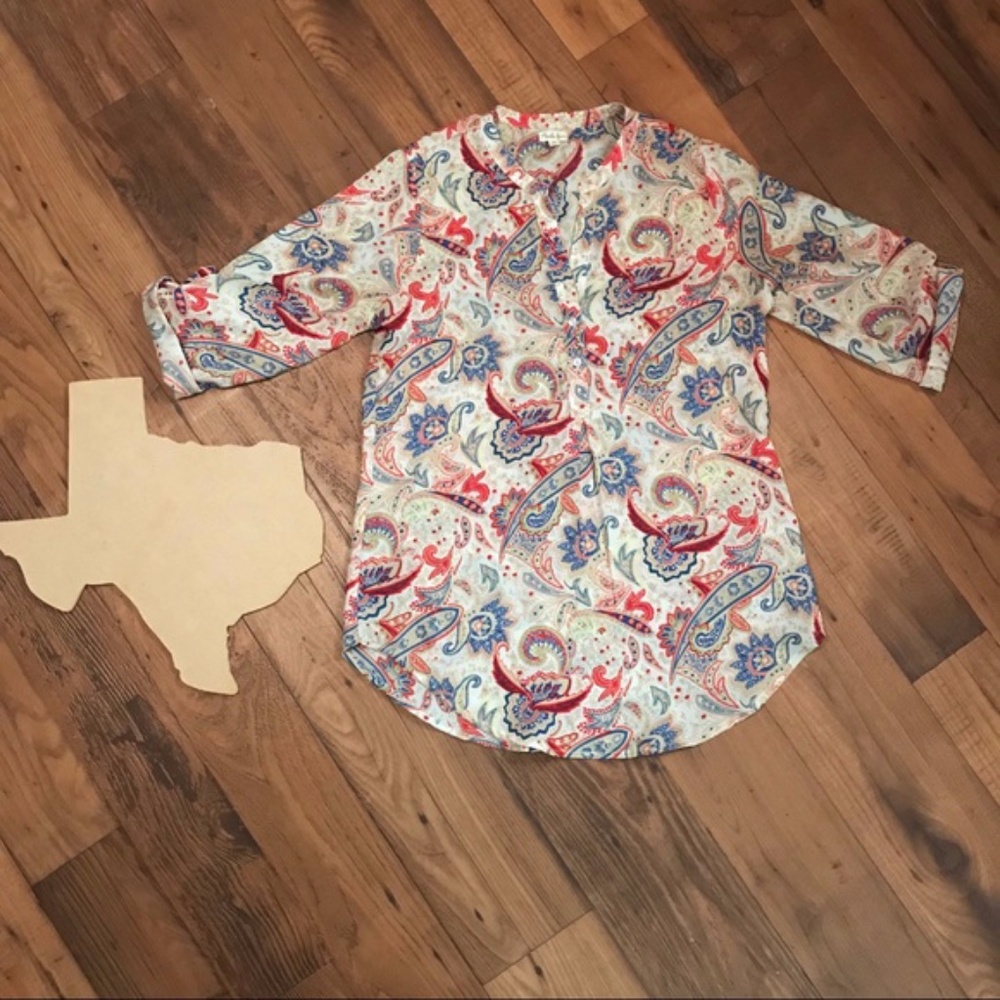 Antilia Femme  paisley print w/ rhinestones  Sz s
